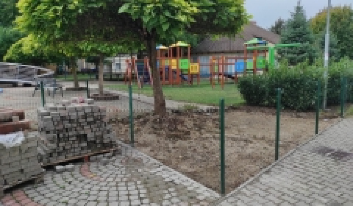 10. fotografia fotogalérie Rozšírenie zelených plôch v centre obce Rovinka - foto