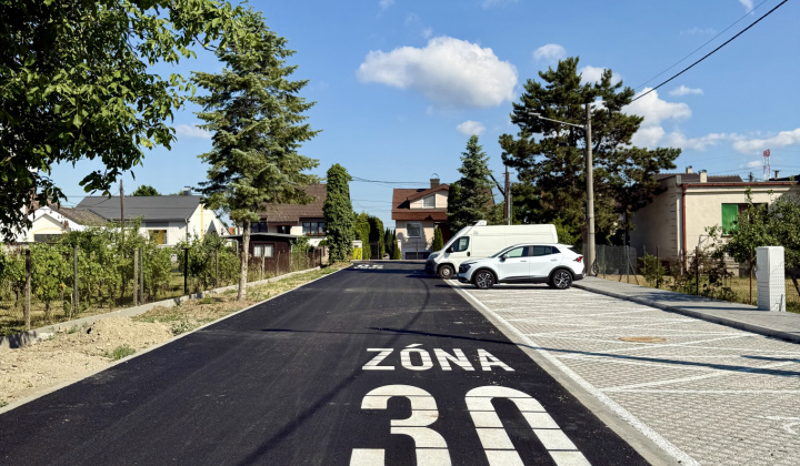 1. fotografia fotogalérie Aktuality / Voľné parkovacie státia – Zelená ul. - foto