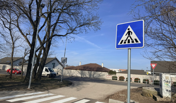 1. fotografia fotogalérie Aktuality / Nové solárne osvetlenie v obci - foto