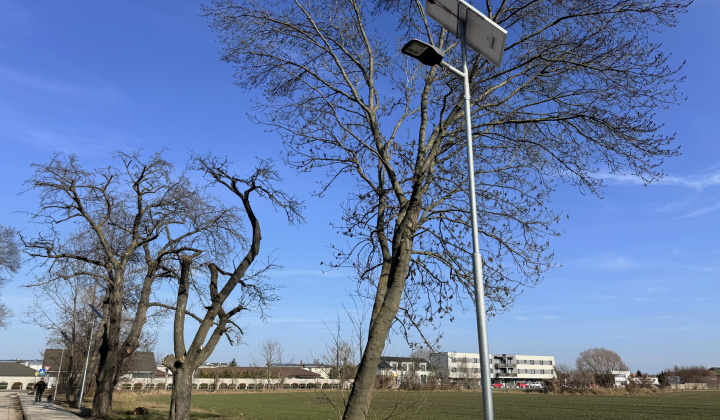 3. fotografia fotogalérie Aktuality / Nové solárne osvetlenie v obci - foto