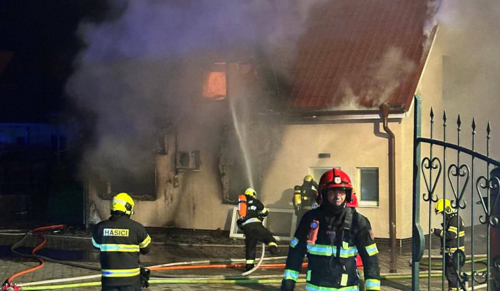 4. fotografia fotogalérie Aktuality / Dobrovoľní hasiči z Rovinky majú za sebou náročný rok - foto