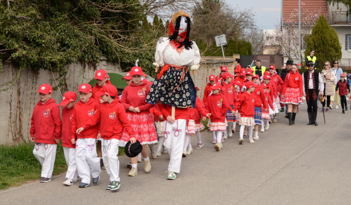 16. fotografia fotogalérie Vynášanie Moreny