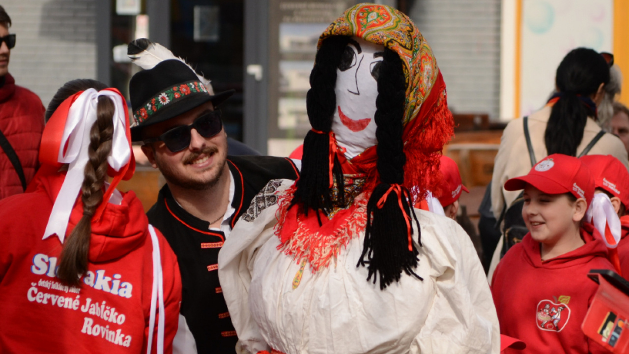 Fotografia fotogalérie Vynášanie Moreny