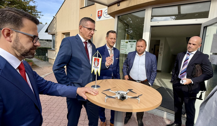7. fotografia fotogalérie Aktuality / Rovinka je prvou obcou na Slovensku s novým systémom na detekciu dronov - foto