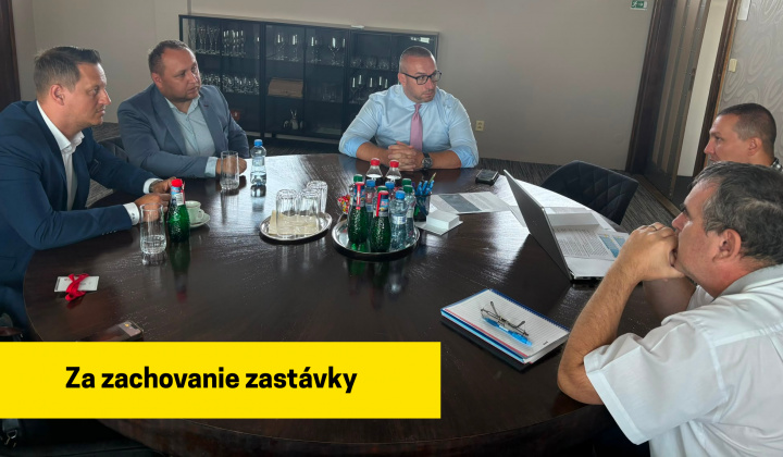 Fotka - Zástupcovia Rovinky rokovali o zachovaní železničnej zastávky