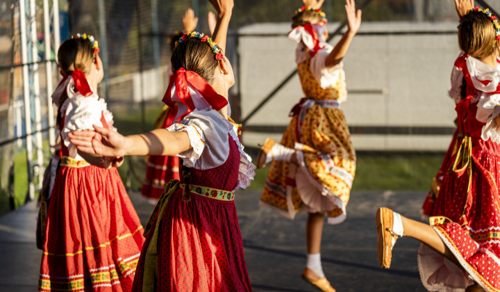 Fotka - Detský folklórny súbor “Červené jabĺčko”, o.z.